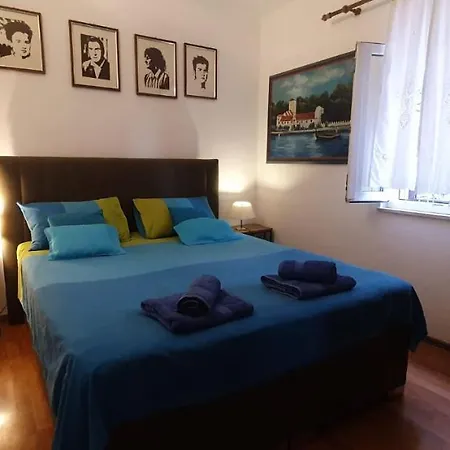 Mikula Casa de Férias Maslinica