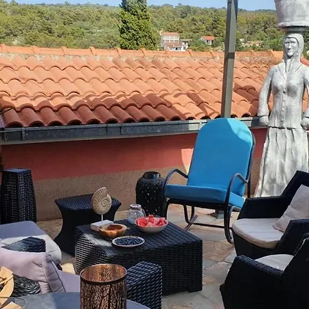 Mikula Casa de Férias Maslinica