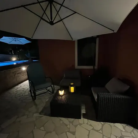 Casa de Férias Mikula Maslinica