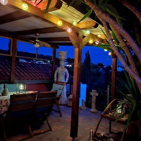 Mikula Casa de Férias Maslinica