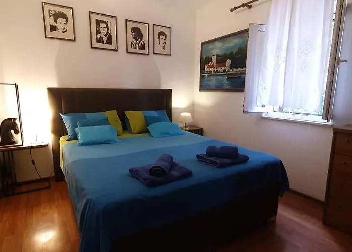 Mikula Holiday home Maslinica