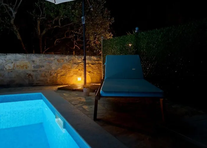 Mikula Nyaraló Maslinica